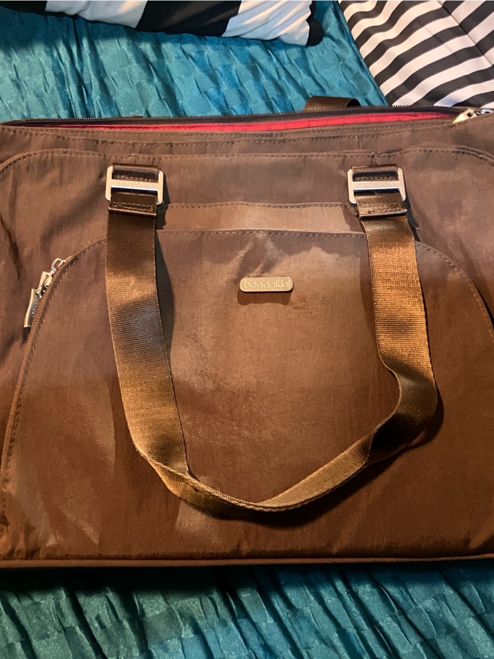 Baggalini everyday handbag , nylon bag , excellent condition brown with red line